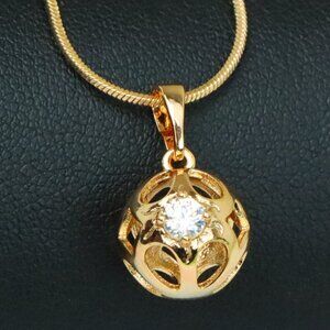 "Elegant Rose Gold Round Pendant with Sparkling Center Stone, XPPT1744